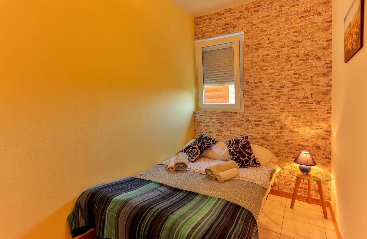 Apartments Dora Victoria Dream Medulin Eksteriør bilde